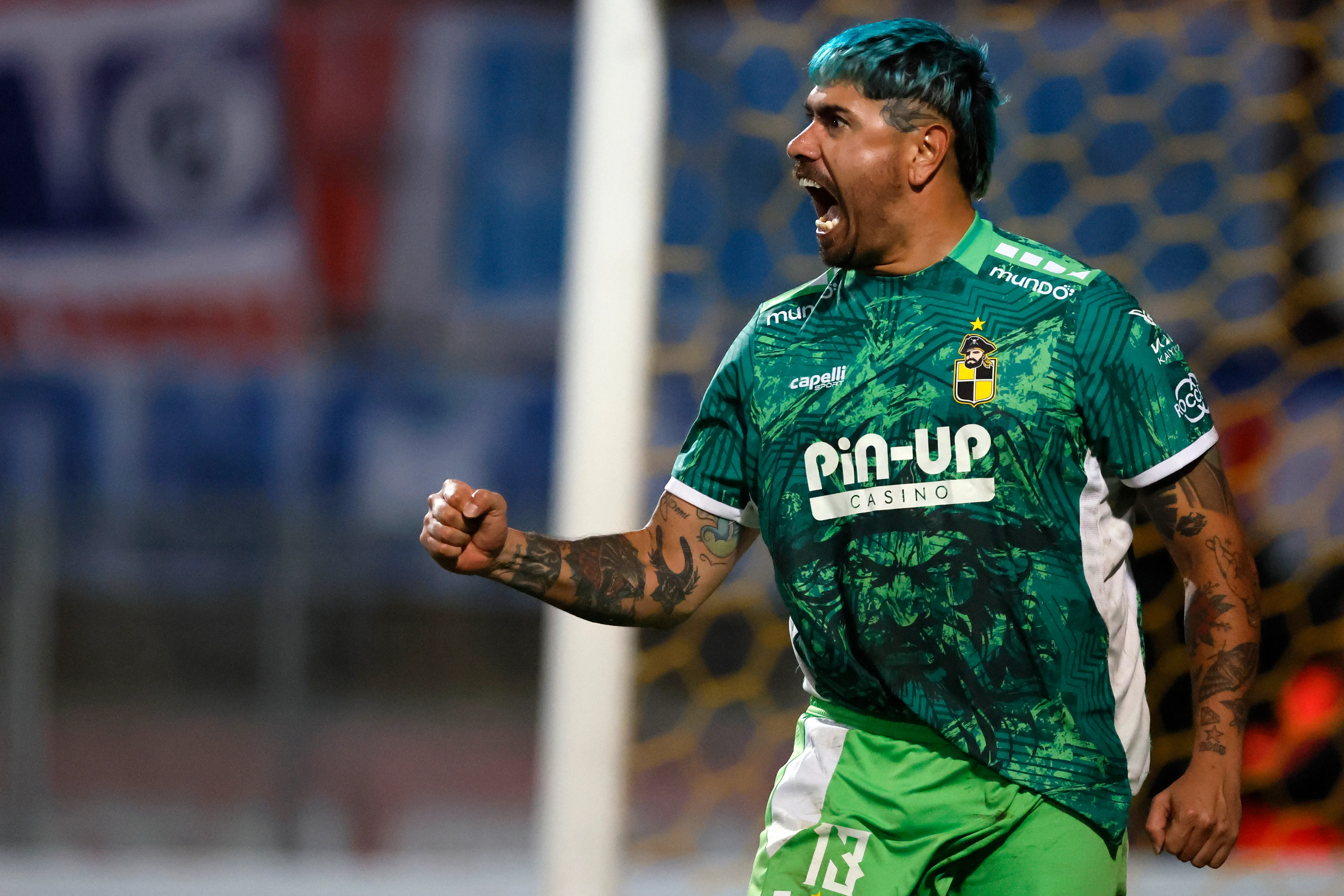 Sánchez tras tapar un penal ante la UC /Photosport