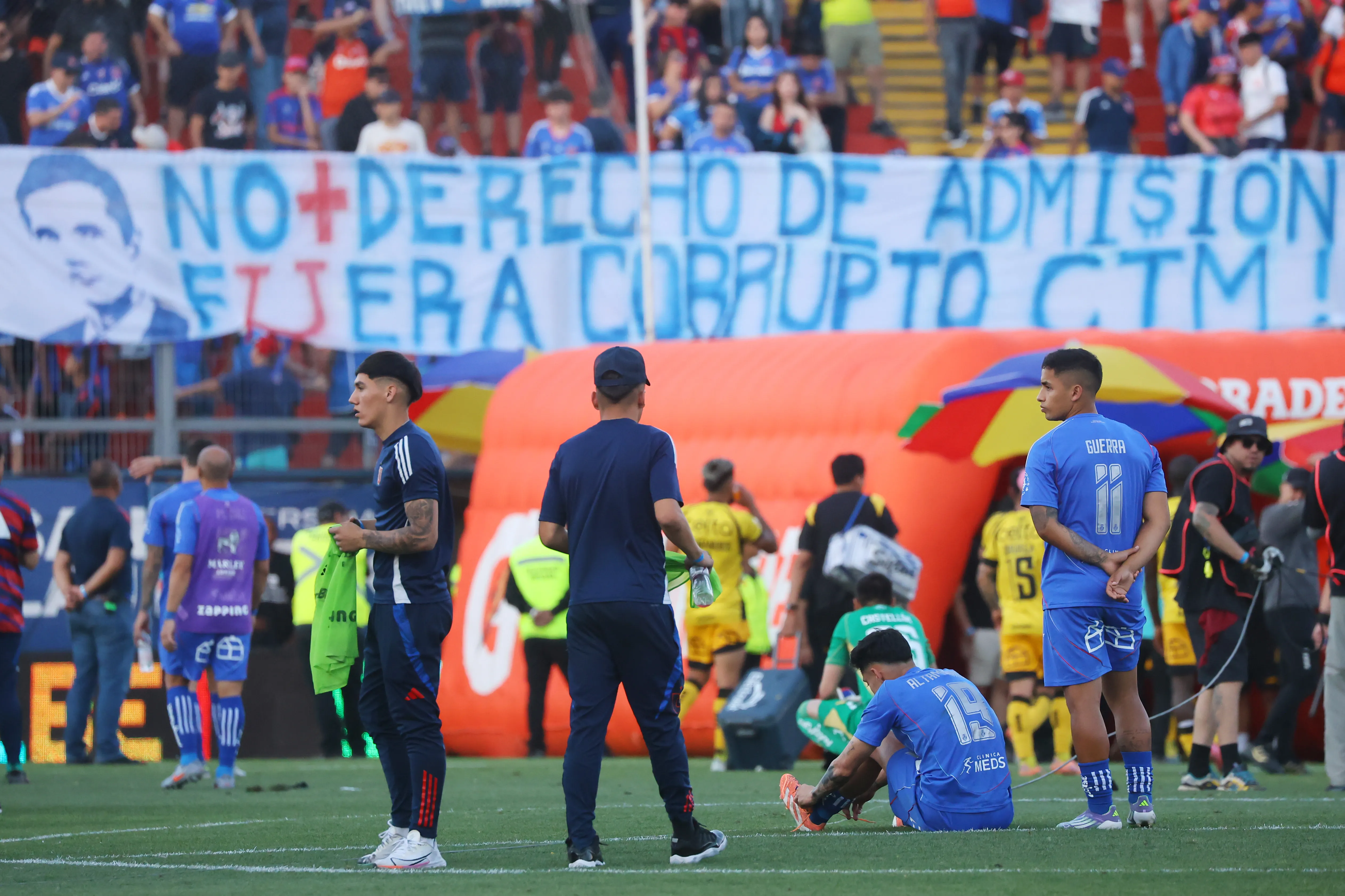 Azules tendrán menos público en su estreno 2026 /Photosport