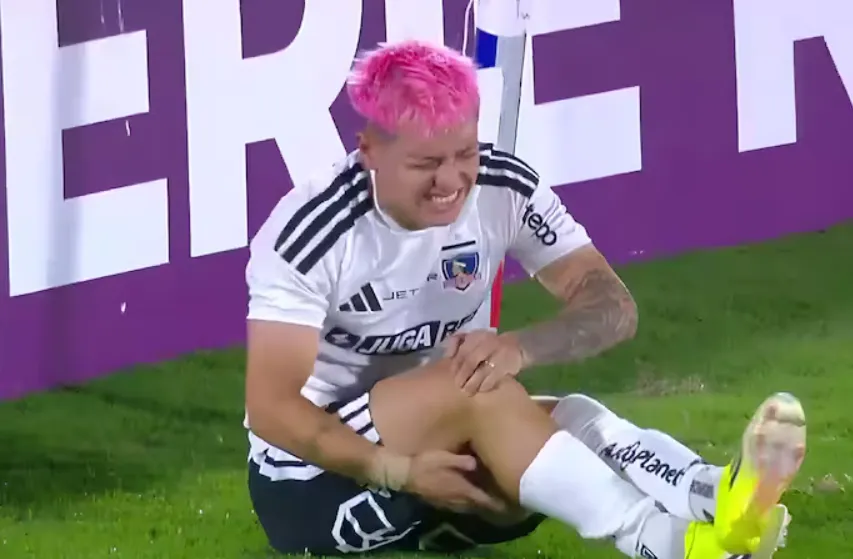 Zavala y su lesión tras el polémico Panenka contra Peñarol.