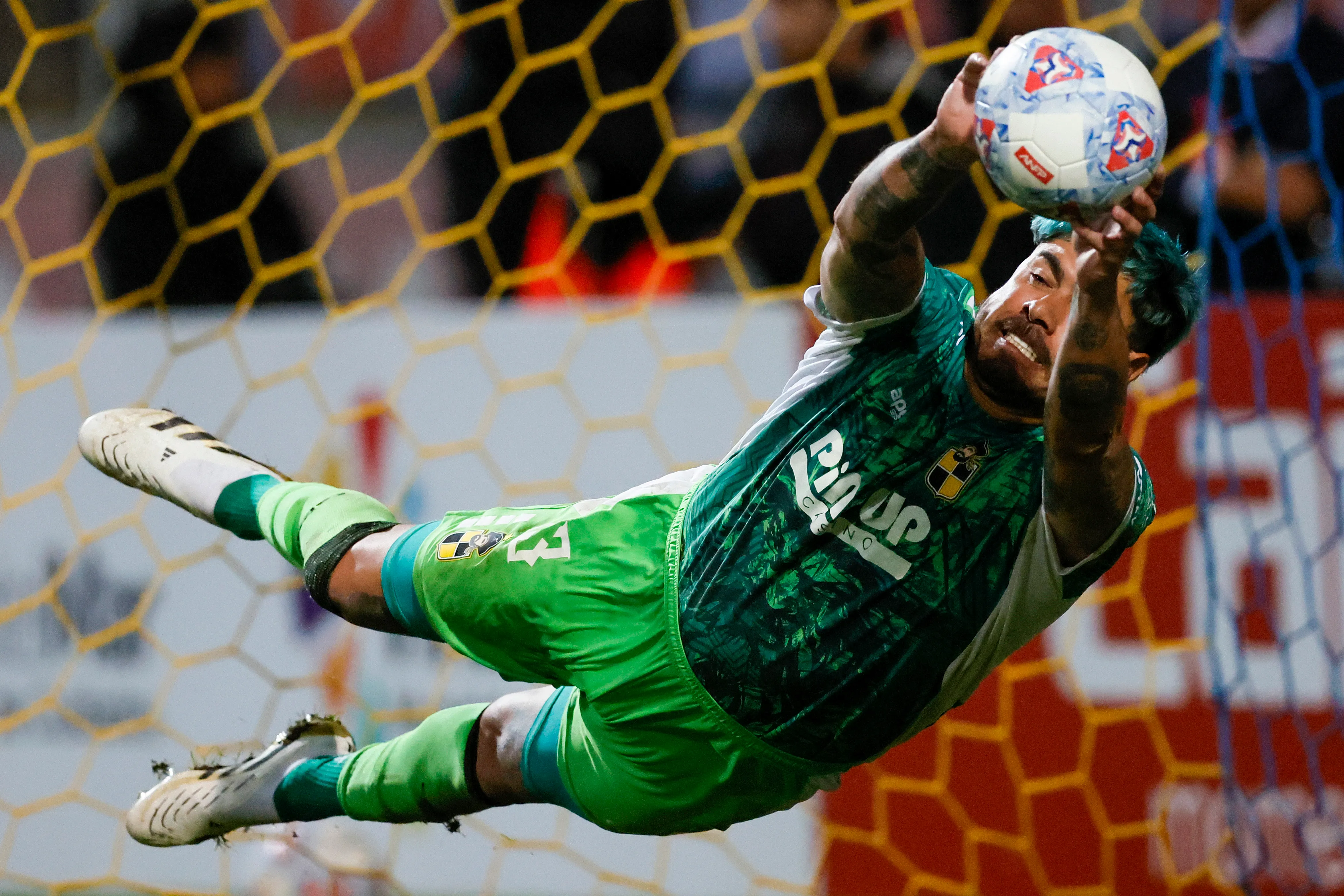 Diego Sánchez se robó la película en la tanda de penales. (Andres Pina/Photosport).