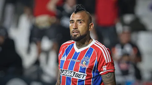 Arturo Vidal aparece como titular en Colo Colo ante Limache