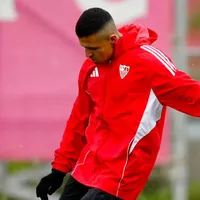 Alexis deja atrás la lesión: volvió a entrenar con el Sevilla