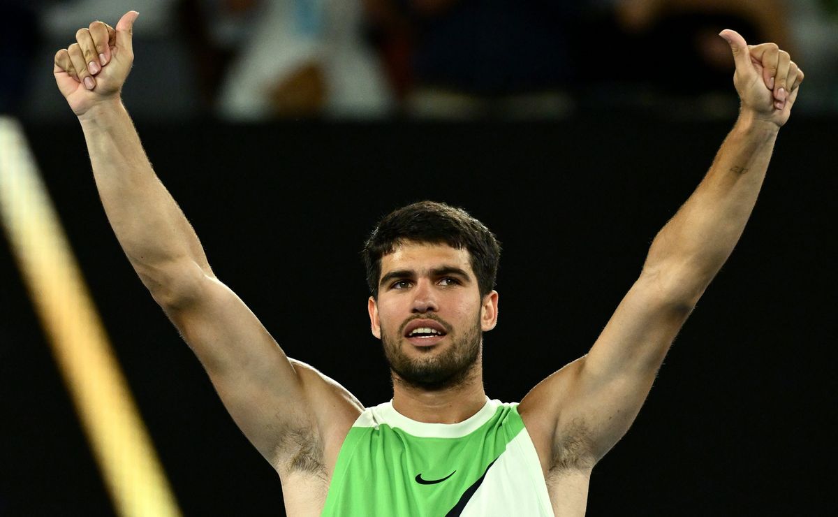 Carlos Alcaraz impacta en el Australian Open y se cita con Alexander Zverev en semifinales