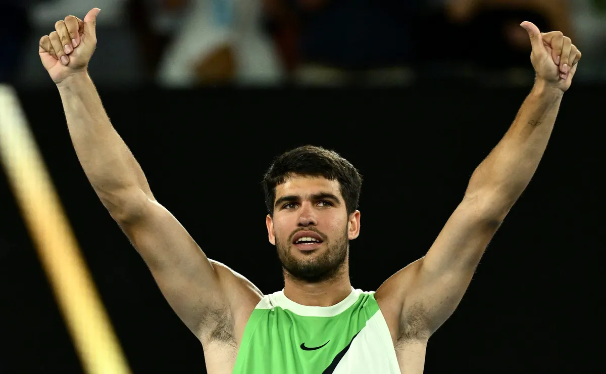 Carlos Alcaraz avanza y se enfrentará a Zverev en semifinales Carlos Alcaraz avanza y se enfrentará a Zverev en semifinales