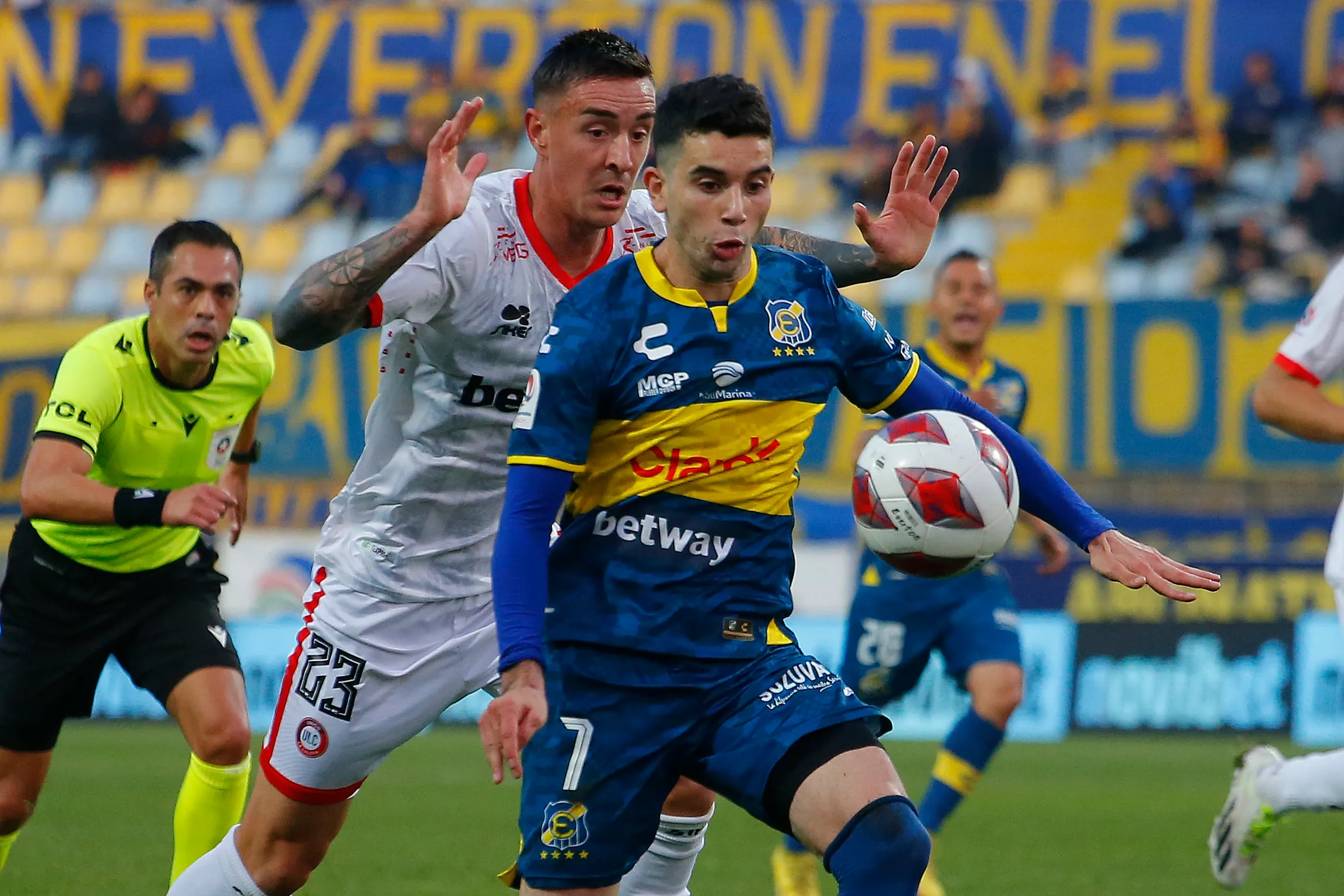 Pastrán dejó grata imagen en Everton /Photosport
