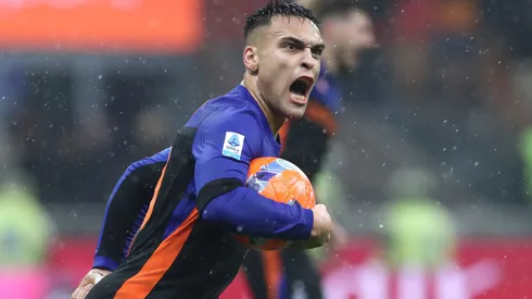 Lautaro Martínez anotó un gol contra Pisa para comenzar la remontada de Inter.