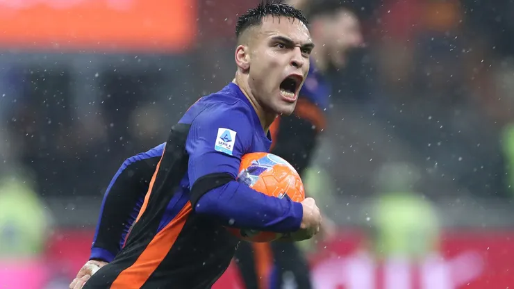 Lautaro Martínez anotó un gol contra Pisa para comenzar la remontada de Inter.