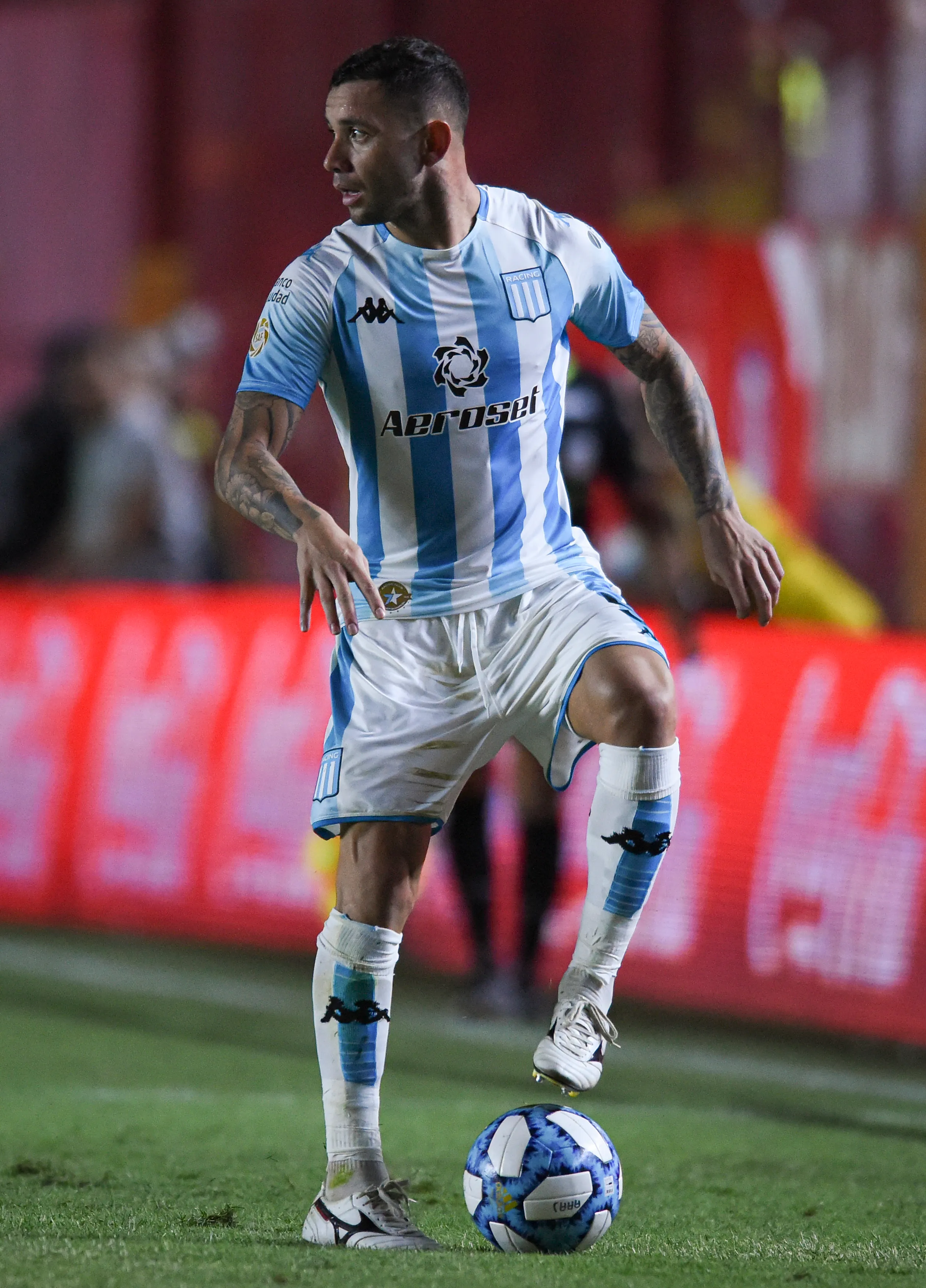 Eugenio Mena es el chileno con más partidos en Racing