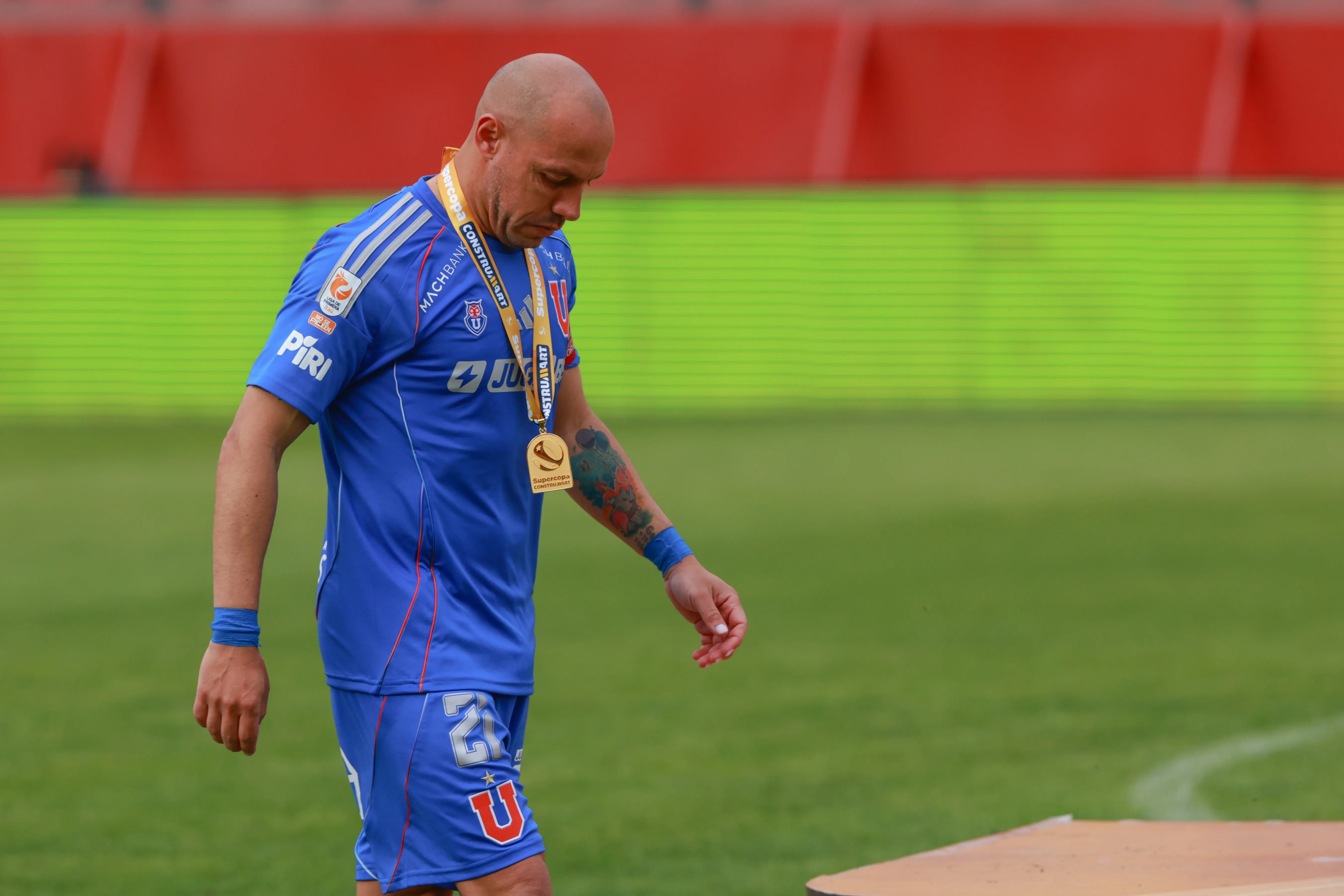 Marcelo Díaz no está contento con la sanción a los hinchas. Imagen: Photosport