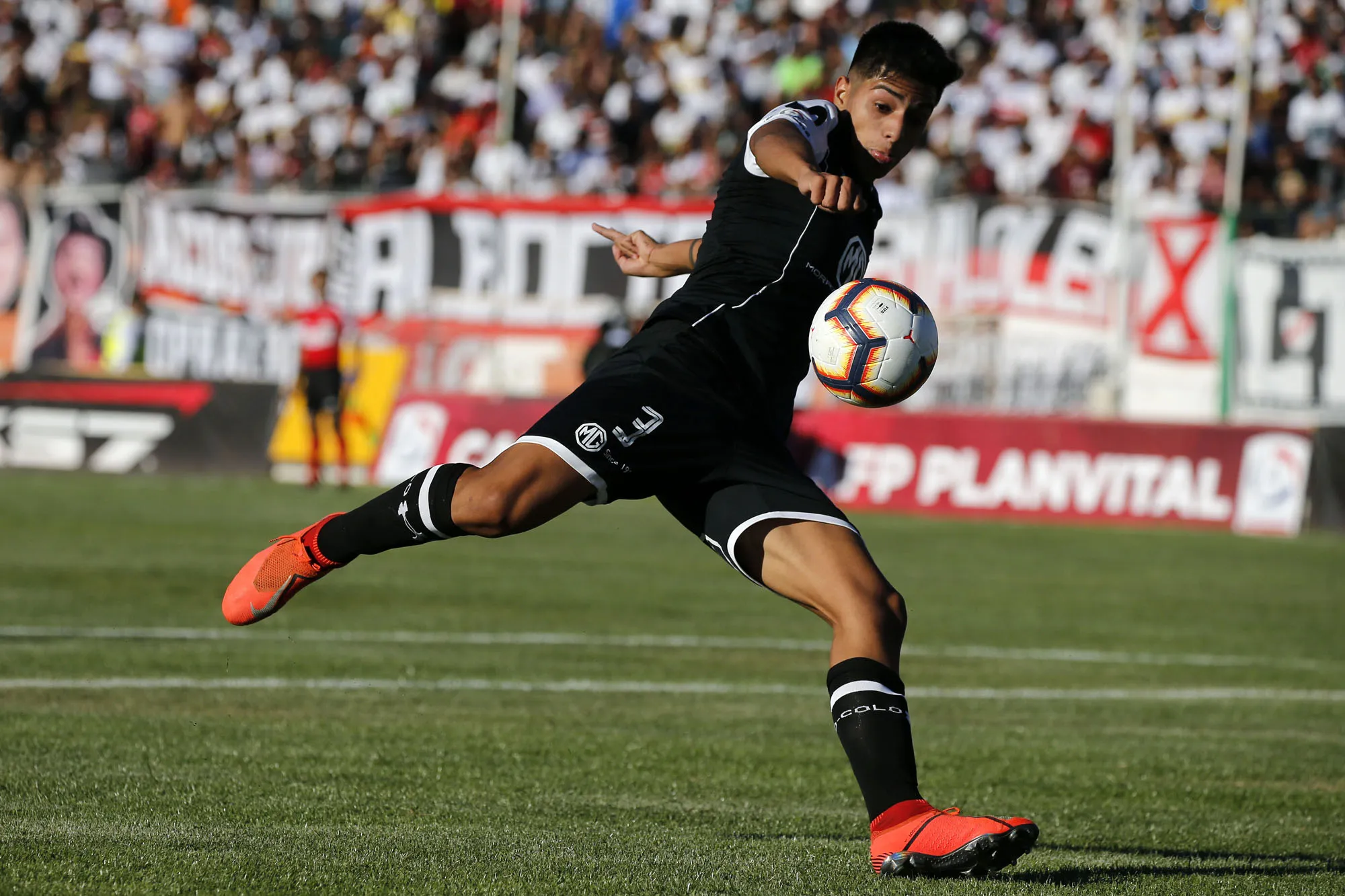 De “la cagada de Morón” a un posible regreso: Colo Colo puede tener de vuelta a Williams Alarcón desde Boca, tras su polémica salida del Cacique hace sólo unos años.