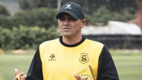 Suazo debuta este año como entrenador.