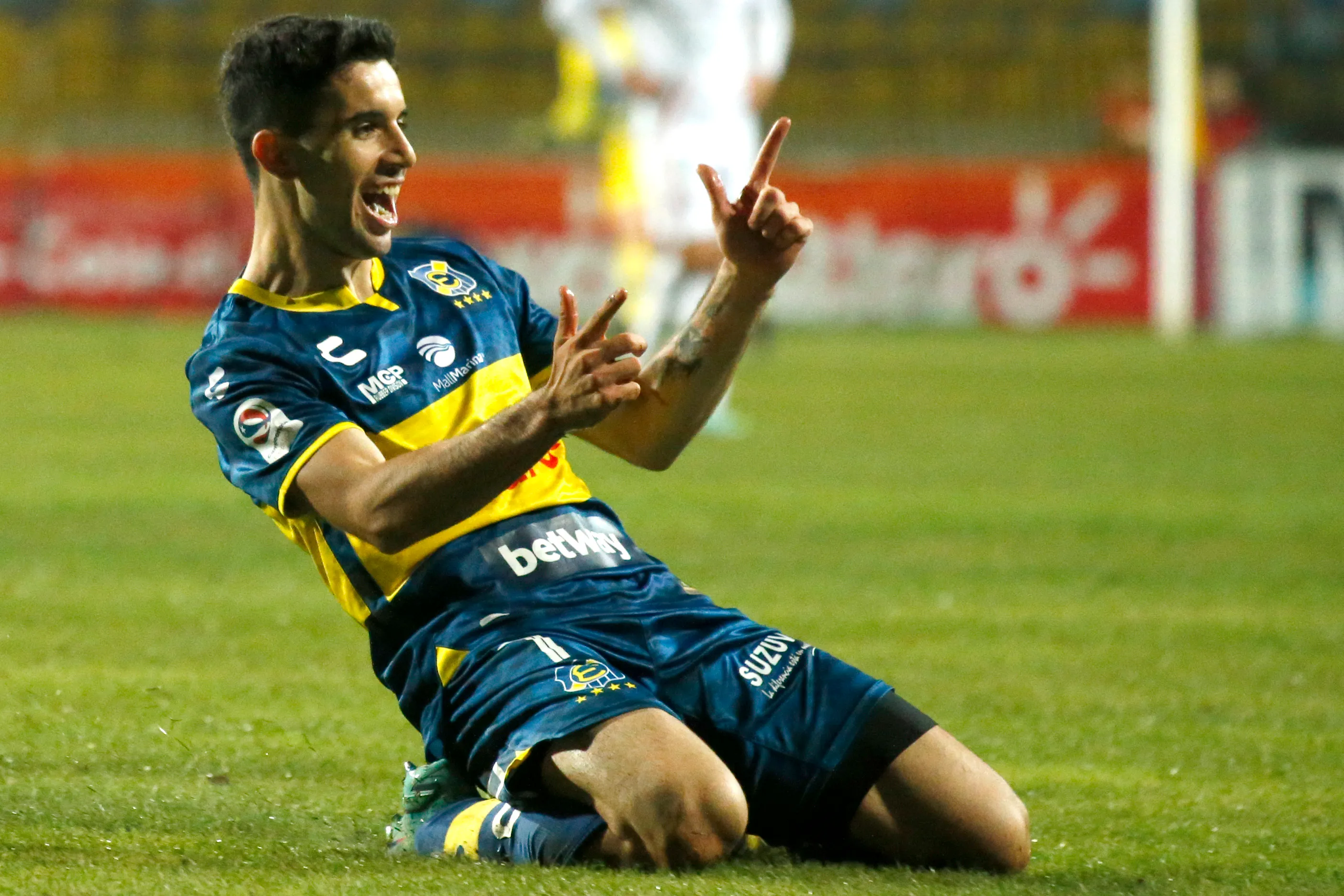 Lautaro Pastrán celebrando en Everton. Foto: Andres Pina/Photosport