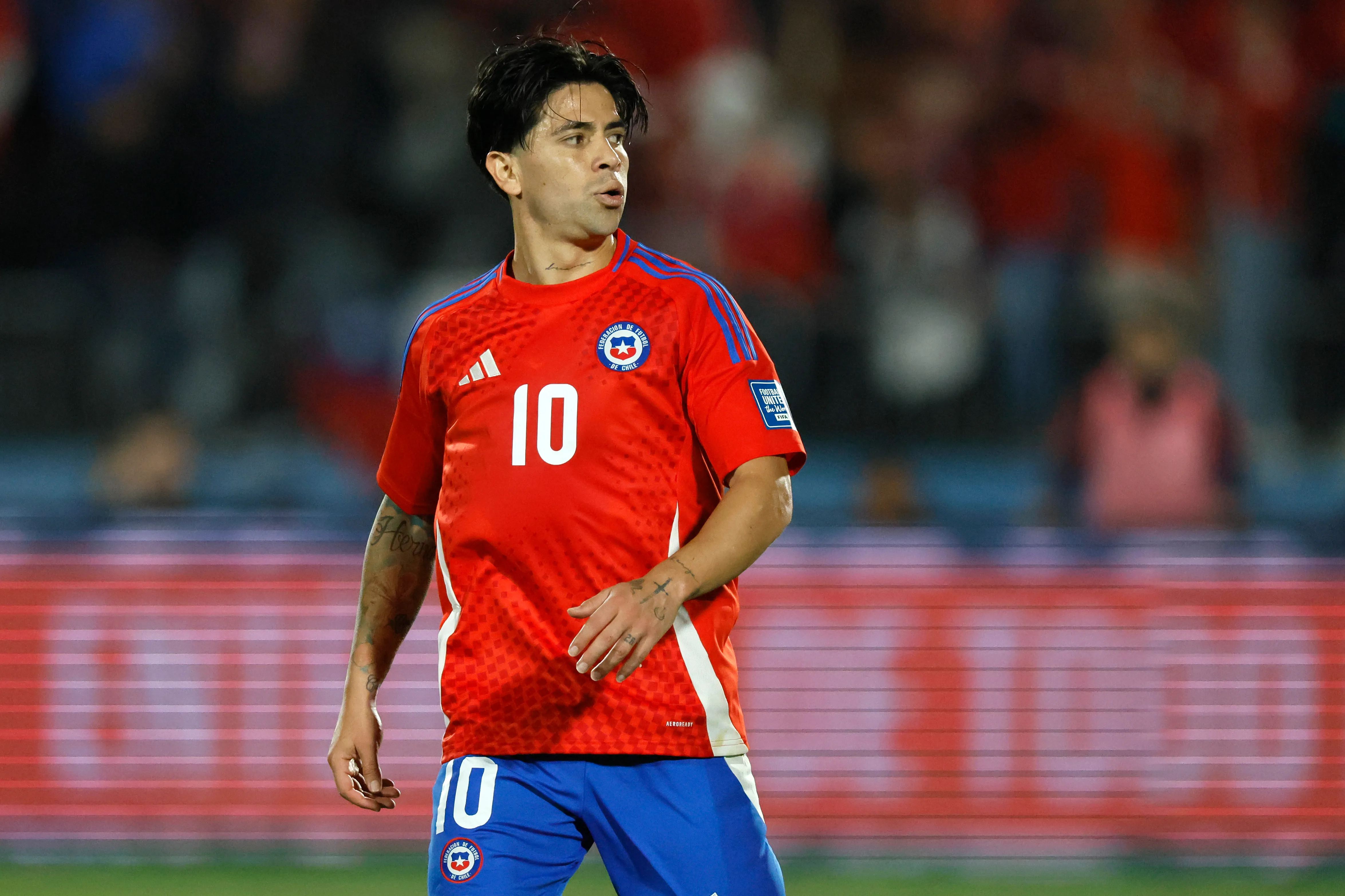 Víctor Dávila se aleja de Colo Colo. Foto: Andres Pina/Photosport