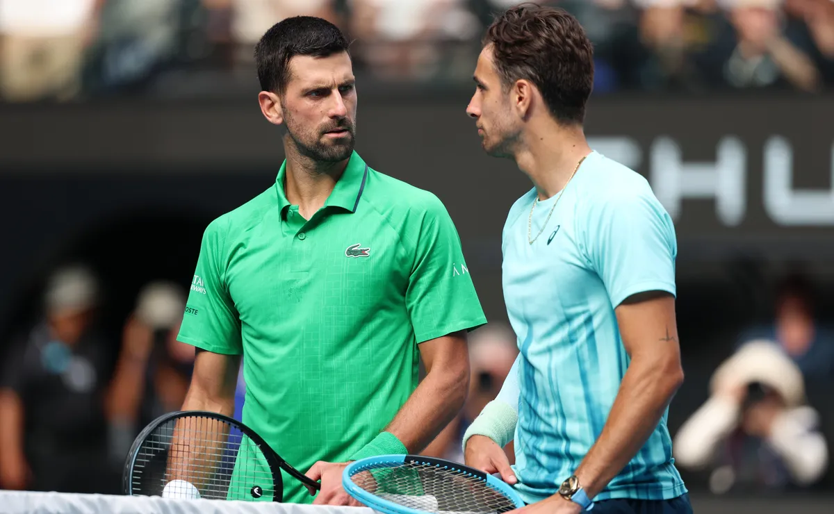 Djokovic gana en Australian Open tras lesión de Musetti Djokovic gana en Australian Open tras lesión de Musetti