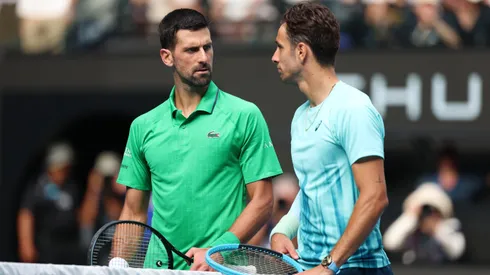 Novak Djokovic se benefició por la lesión de Lorenzo Musetti.