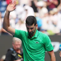 Djokovic reacciona tras la brutal suerte que tuvo en el Australian Open