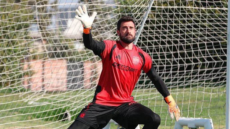 Fernando de Paul es el arquero titular y capitán de Colo Colo.