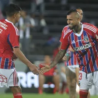 El particular detalle de Vidal en la despedida de Pavez de Colo Colo