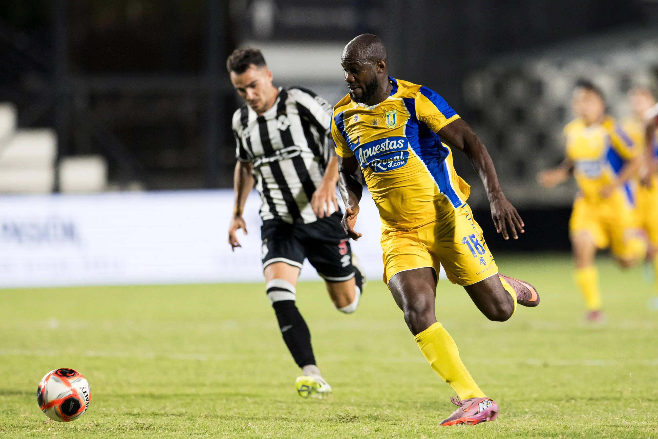 Universidad de Concepción mantendrá la localía en su debut en la Liga de Primera, pero ahora tendrá que jugar en el CAP.  | Foto: Photosport.