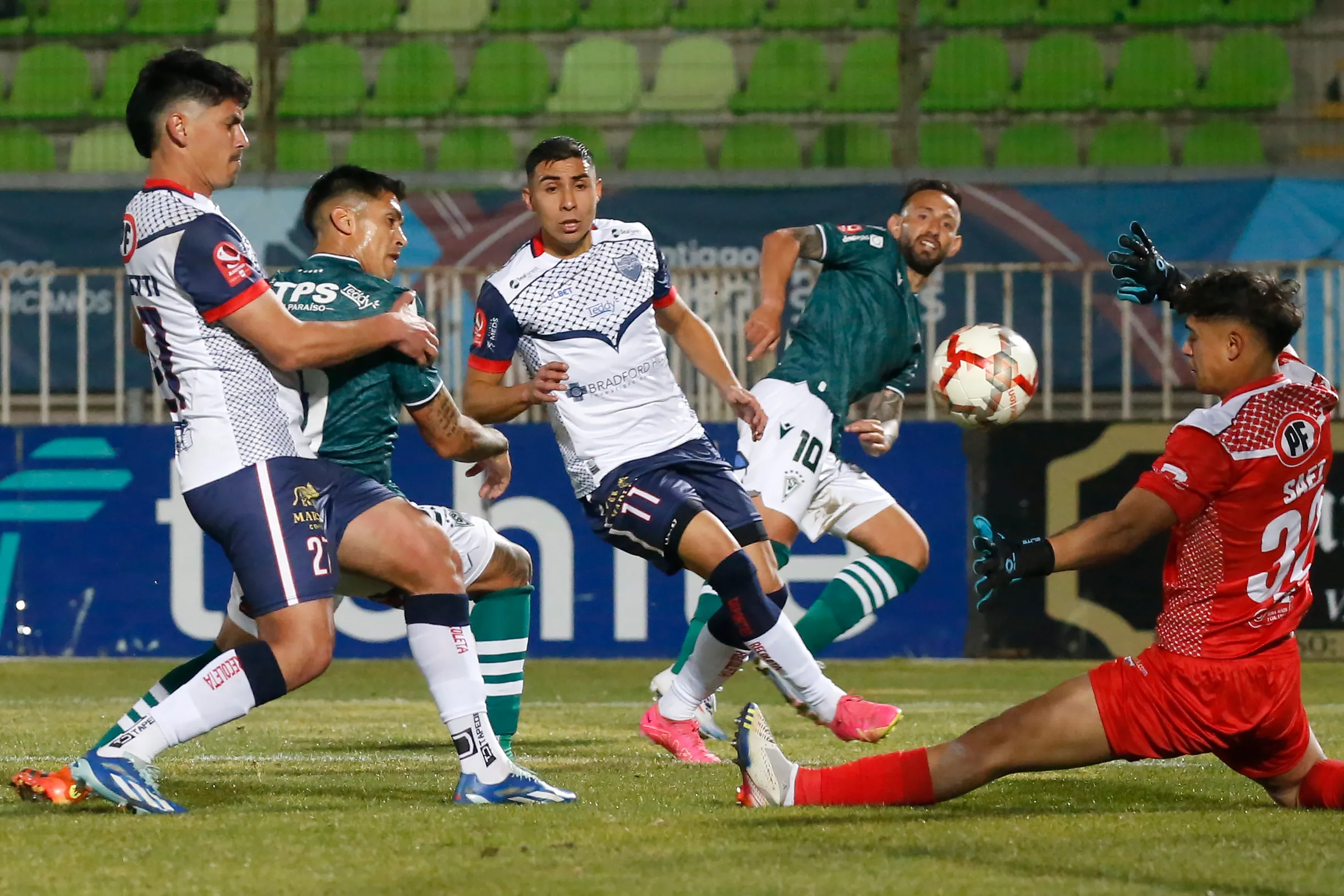 Ignacio Sáez atajó en Recoleta durante 20 partidos: totalizó 1.800 minutos y dejó su arco invicto en cinco ocasiones. (Sebastian Cisternas/Photosport).