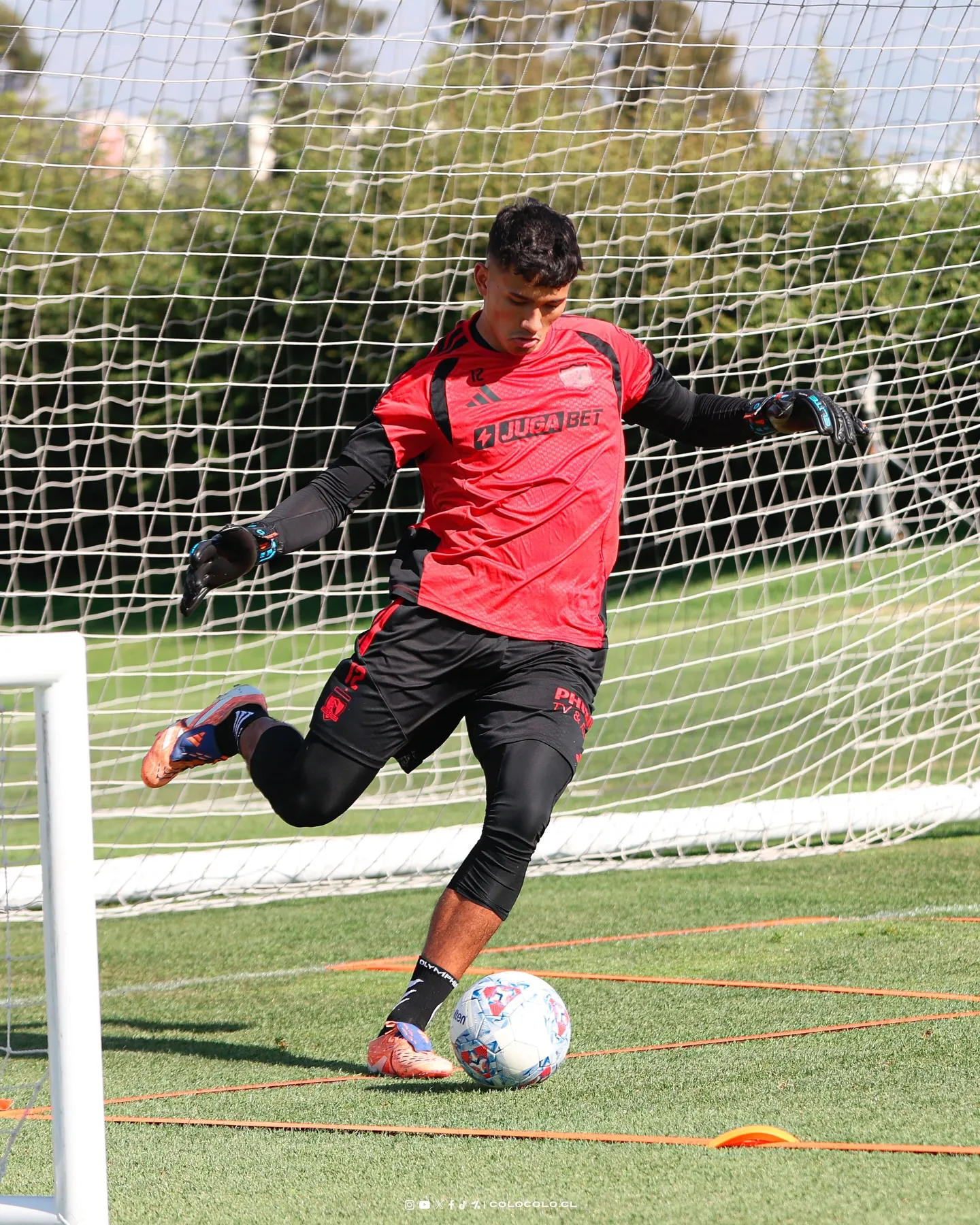 Eduardo Villanueva fue criticado por Johnny Herrera. Foto: Colo Colo