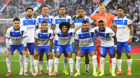 Universidad Católica presentó su nueva camiseta de visita
