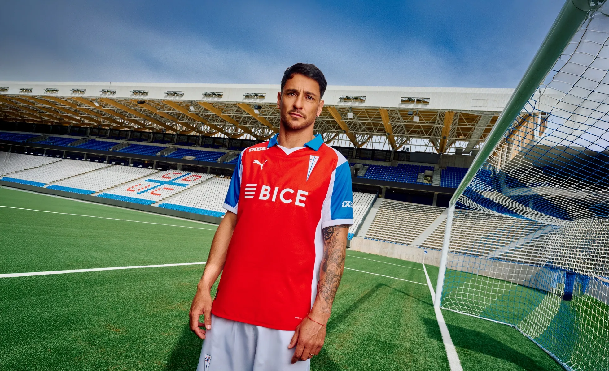 Así es la nueva polera de visita de Universidad Católica