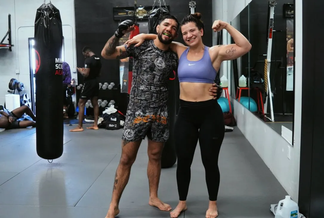 ‘Makako Floww’ ha acompañado a la trasandina, Ailín Pérez, de cara a UFC Fight Night: Moreno vs. Almabayev del próximo 28 de enero. (Foto: ailinperezufc)