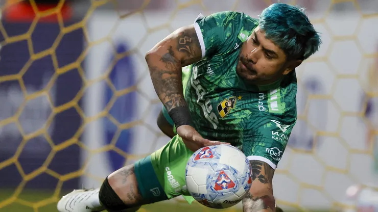 Mono Sánchez fue destacado como el mejor del fútbol chileno