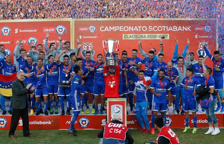 Para la IA, la U volverá a gritar campeón de Primera División. Su último título lo consiguió en el Clausura del 2017. (Foto: Conmebol)