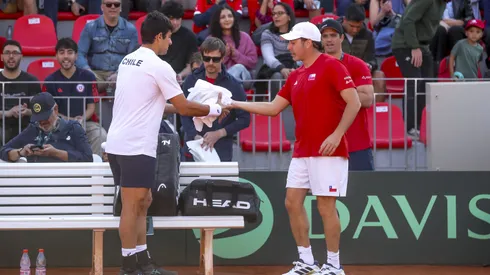 Chile enfrenta a Serbia en la Copa Davis.
