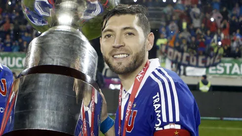 Pepe Rojas se emocionó en su despedida del fútbol.