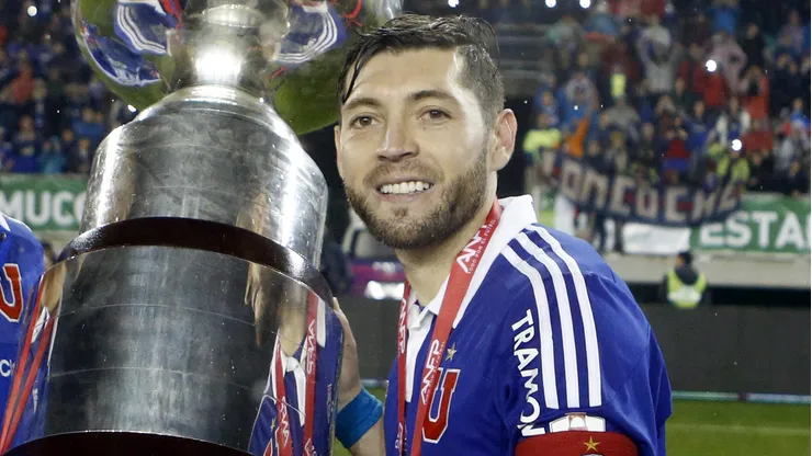 Pepe Rojas se emocionó en su despedida del fútbol.