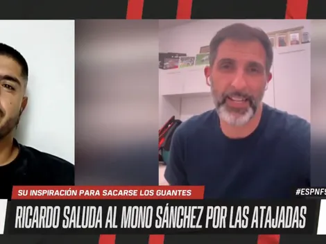 Épico: Mono Sánchez vive emotivo momento con el portero que lo inspiró