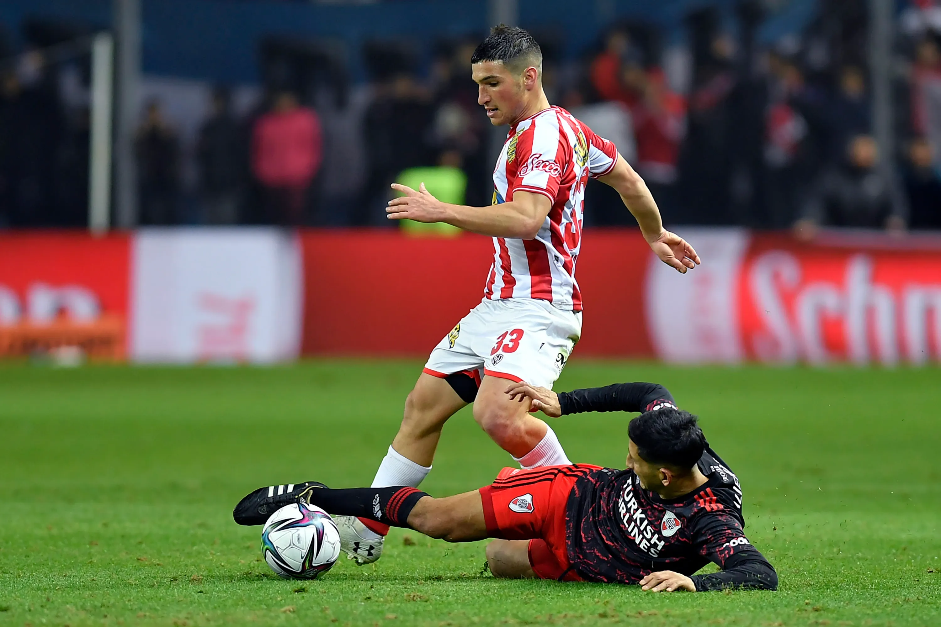 El jugador llega al futbol nacional. (Photo by Hernan Cortez/Getty Images)