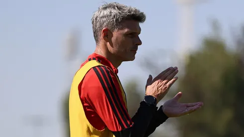 Fernando Ortiz sigue esperando los últimos fichaje de Colo Colo.