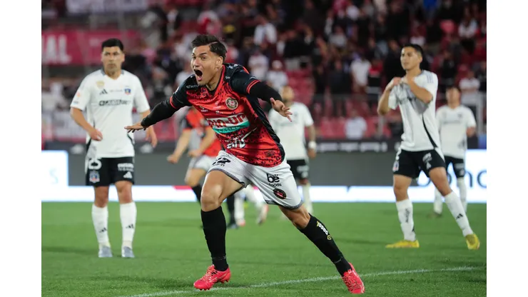 Futbol, Colo Colo vs Deportes Limache. Fecha 25, Liga de Primera 2025. El jugador de Deportes Limache Luis Maluenda, centro, celebra su gol durante un partido de primera division contra Colo Colo disputado en el estadio Nacional en Santiago, Chile. 27/10/2025 Photosport Football, Colo Colo vs Deportes Limache. 25st turn, Division League 2025. Deportes LimacheÕs player Luis Maluenda, center, celebrate his goal during a first division match against Colo Colo at the Nacional stadium in Santiago, Chile. 27/10/2025 Photosport
