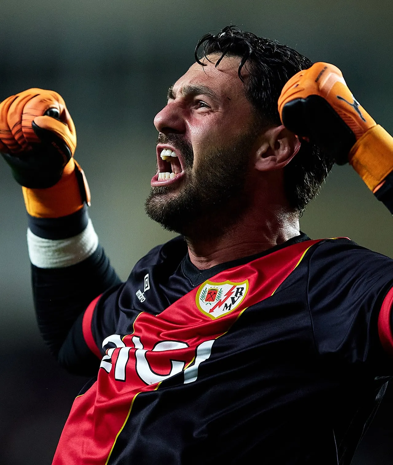 Batalla en Rayo Vallecano.
