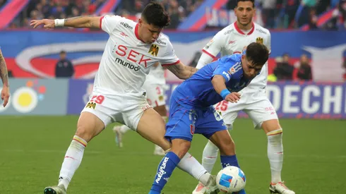 Tamayo en acción frente a la U de Chile en la Unión Española.