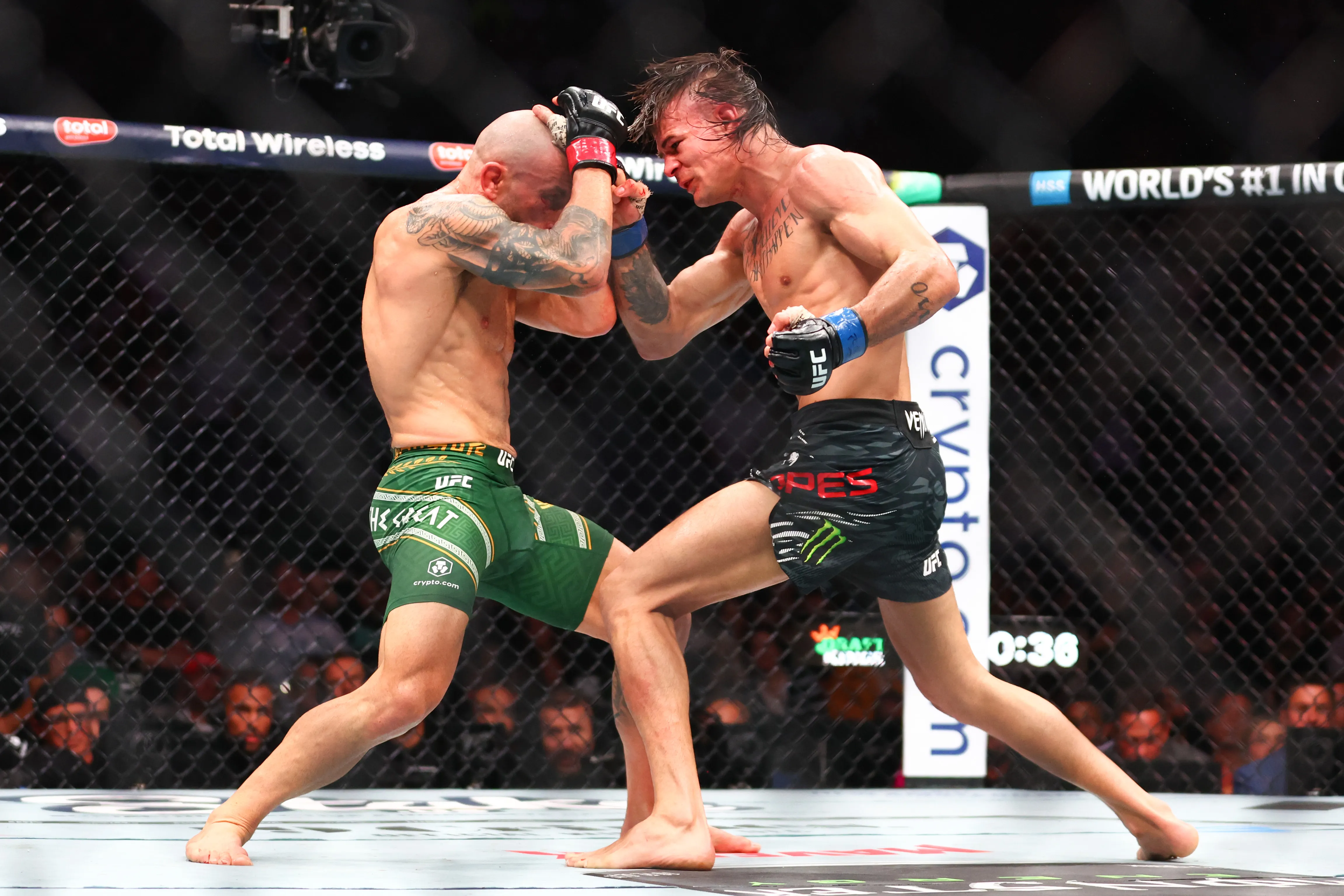 Diego Lopes vuelve a verse las caras con Alexander Volkanovski tras su contienda en UFC 314 de abril del 2025. (Foto: Megan Briggs/Getty Images)