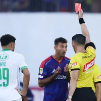 [VIDEO] El primer expulsado del torneo es de U de Chile por un feo golpe