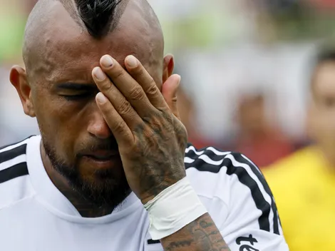 Video: Vidal se agarra con hinchas de Colo Colo en pleno partido