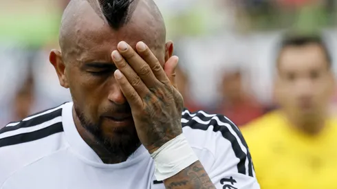 Arturo Vidal tuvo un amargo partido con Colo Colo.