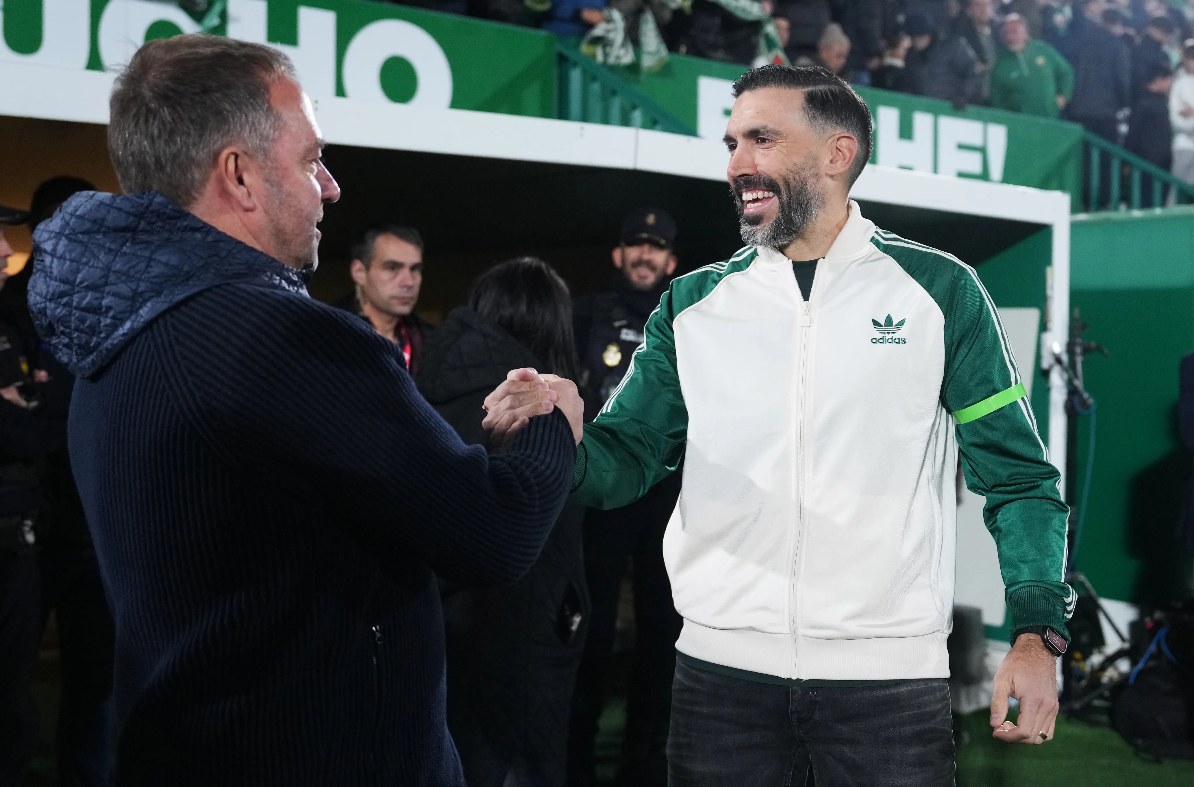ELCHE, SPAIN – JANUARY 31: Hansi Flick, Head Coach of FC Barcelona, shakes hands with Eder Sarabia, Head Coach of Elche CF, prior to the LaLiga EA Sports match between Elche CF and FC Barcelona at Estadio Manuel Martinez Valero on January 31, 2026 in Elche, Spain. (Photo by Angel Martinez/Getty Images)