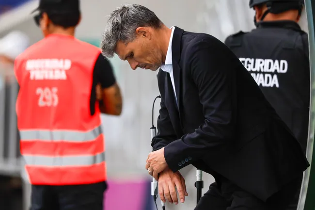 Fernando Ortiz se jugará su continuidad en Colo Colo durante febrero. Foto: Photosport.