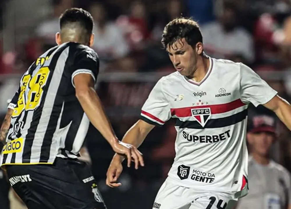 Gonzalo Tapia ante Santos de Brasil. (Foto: Instagram).