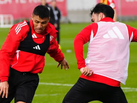 Susto para Sánchez y Suazo: Avión del Sevilla sufre complicación