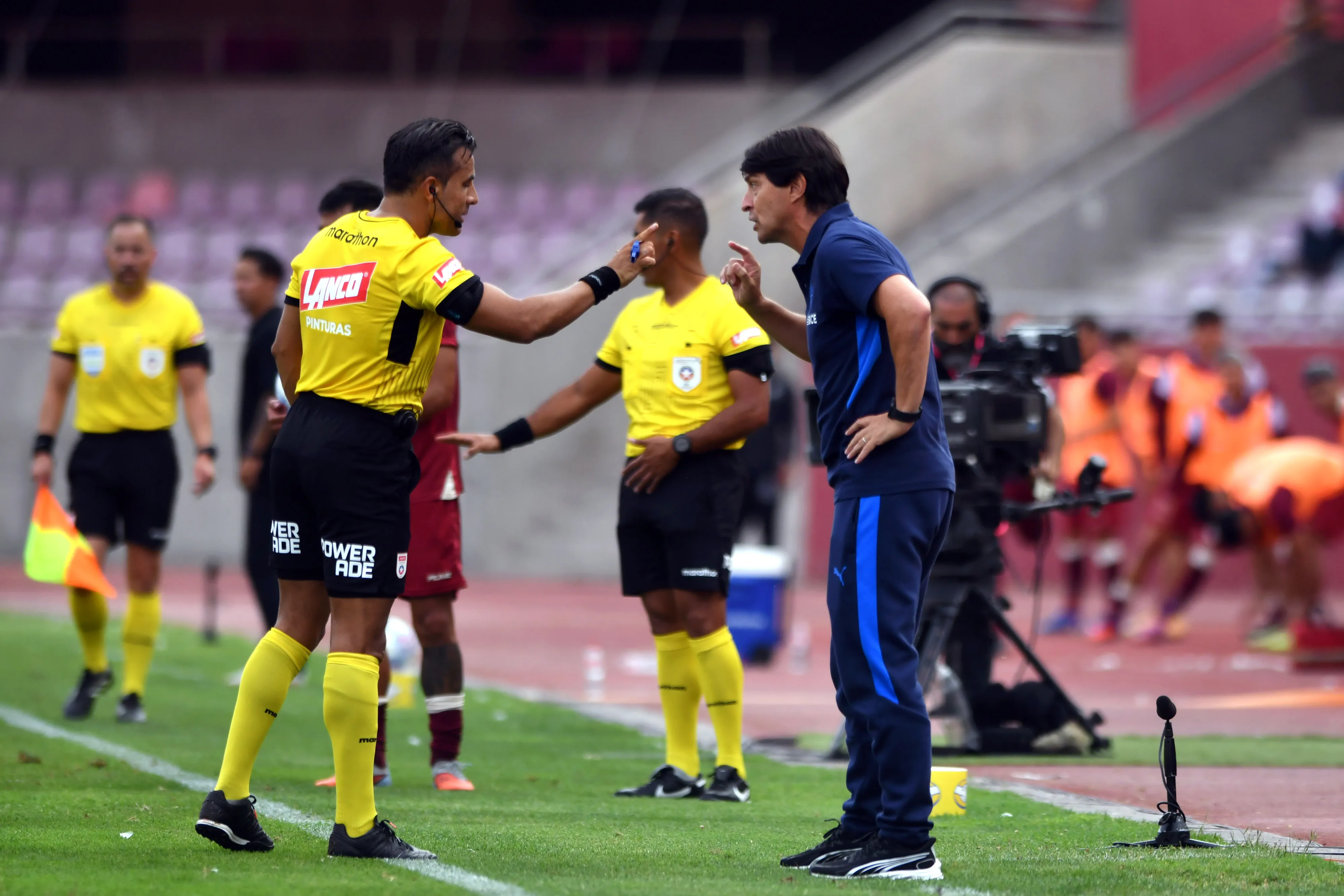 Daniel Garnero no aguantó el arbitraje | Photosport