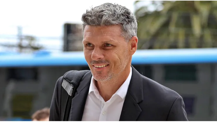 Ortiz lleva un 35,7% de rendimiento entre partidos oficiales y amistosos, con apenas cuatro triunfos, tres empates y siete caídas.