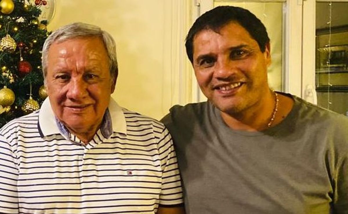 Fue goleador temible del fútbol chileno sin inferiores y chocó con un dúo irrepetible en la Roja: “Era imposible con Salas y Zamorano”